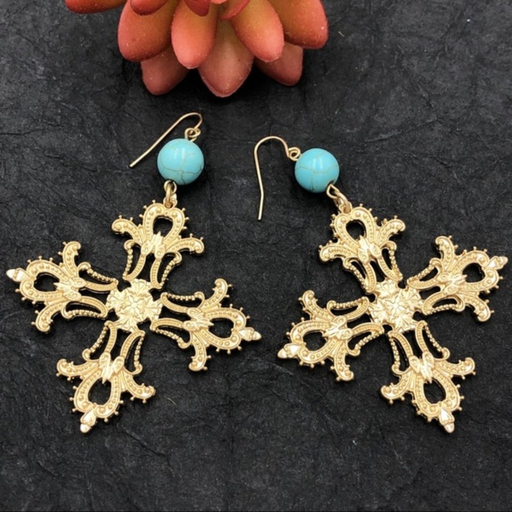 🌼3/$30🌼Large Filigree Gold Cross Dangle Earrings